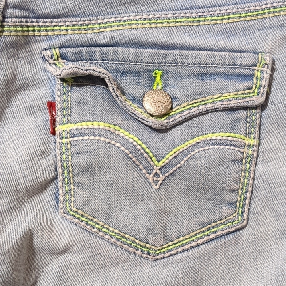 Levi’s Midi Short Light Wash Size 1 - Picture 6 of 10